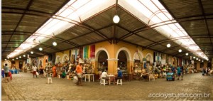 O Mercado Municipal reúne culinária, artesanato e música sergipana em um único local